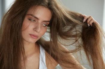 Уход за волосами :: Что делать с сухими волосами: правильный уход и укладка, ТОП лучших шампуней и масок